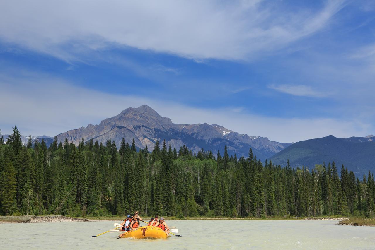 Whitewater Lodge Golden Buitenkant foto